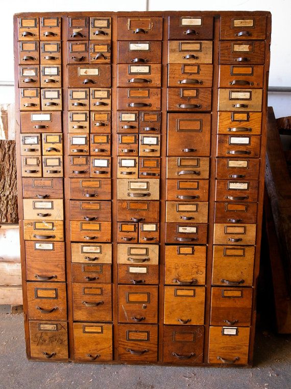 Catalogue d'armoires de bibliothèque