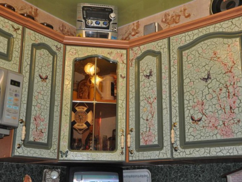 Découpage à faire soi-même de vieux meubles