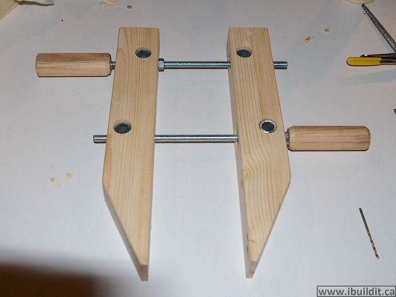 Pince en bois