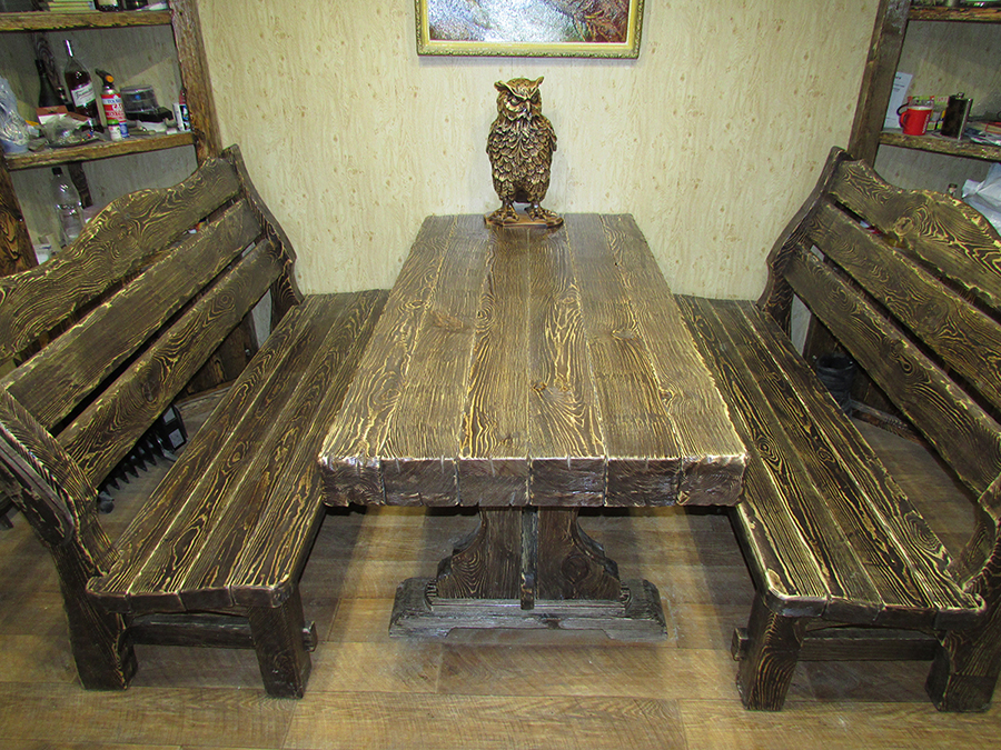 Bancs et bancs anciens en bois