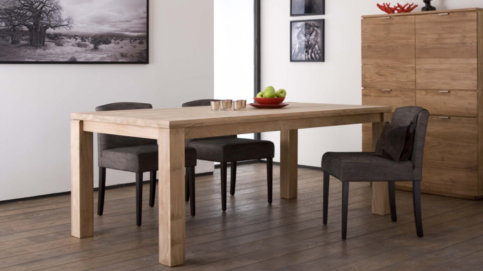 De quels matériaux sont faites les tables?