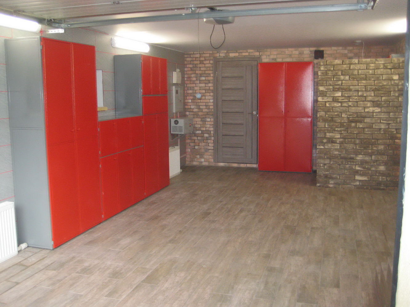 Meubles de garage rouges