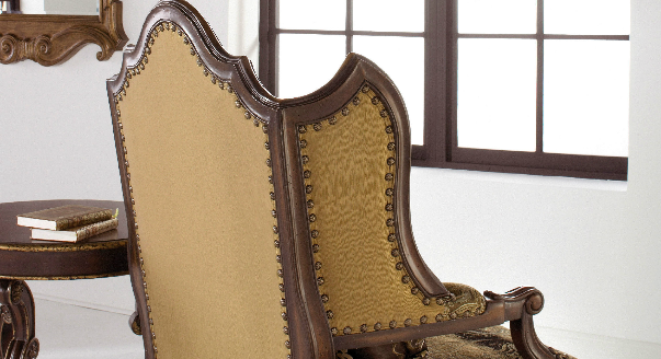 Clous de meubles pour la décoration