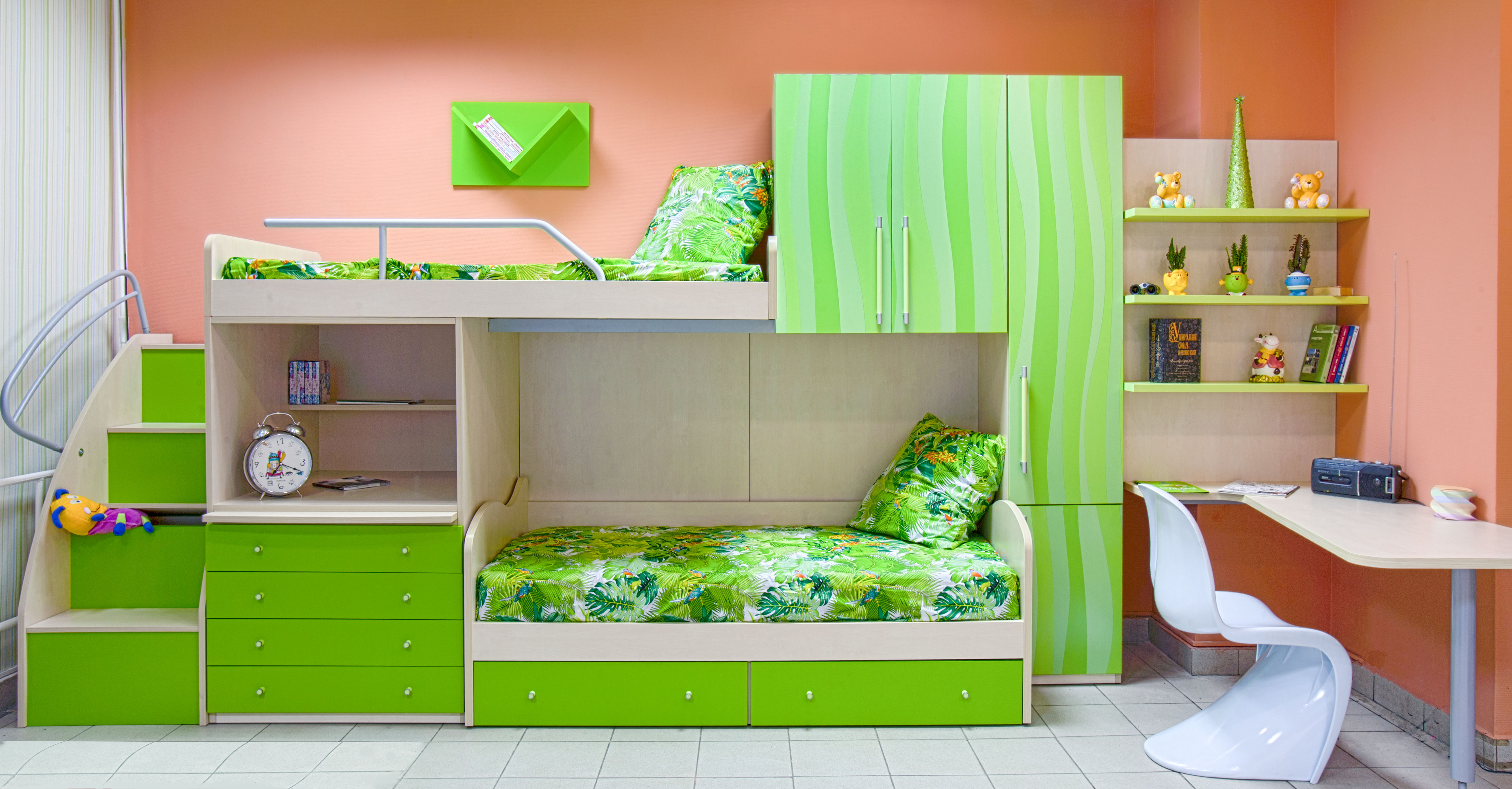 Ensemble multifonctionnel de meubles pour enfants