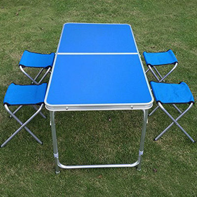 Un ensemble de mobilier touristique