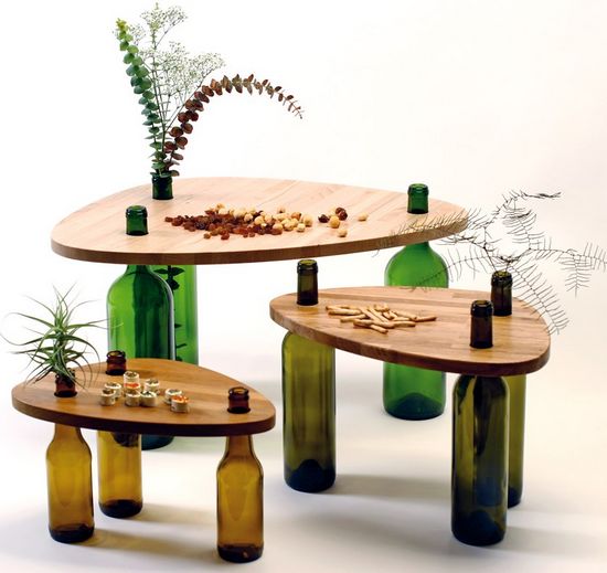 Mobilier original avec pieds de bouteilles