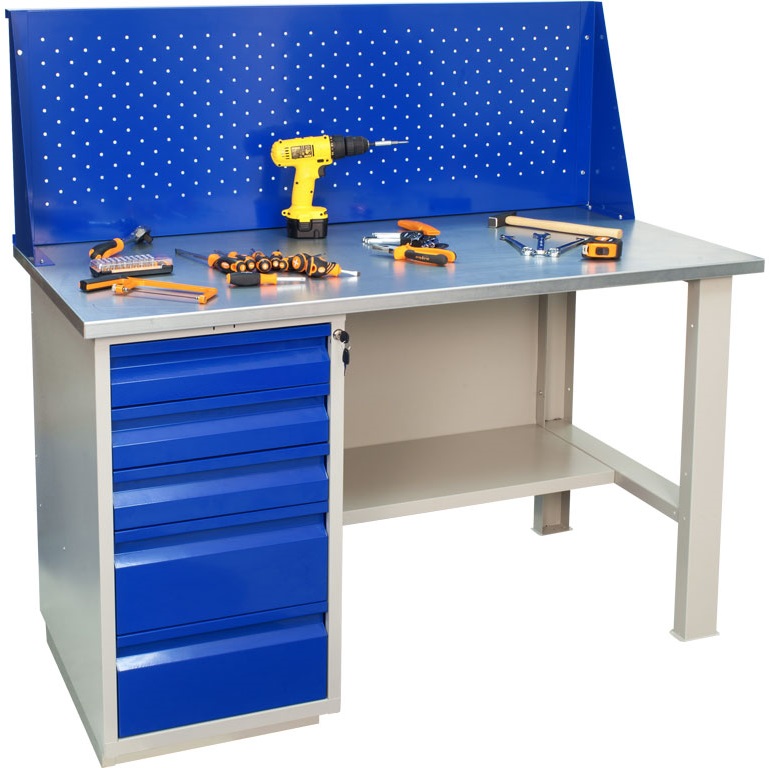 Mobilier et établis industriels