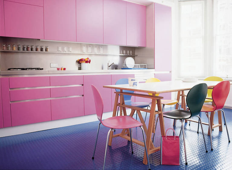 Couleur fuchsia à l'intérieur