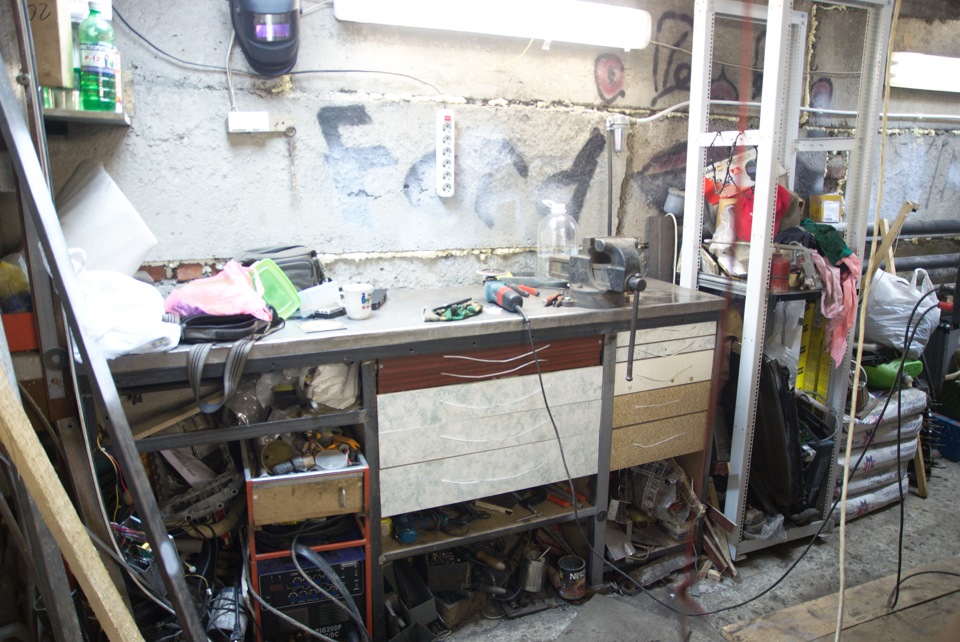 Établi dans le garage