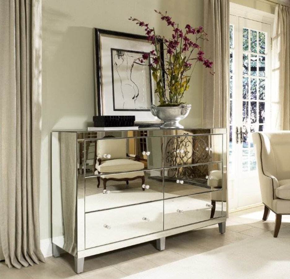 Meubles en miroir à l'intérieur