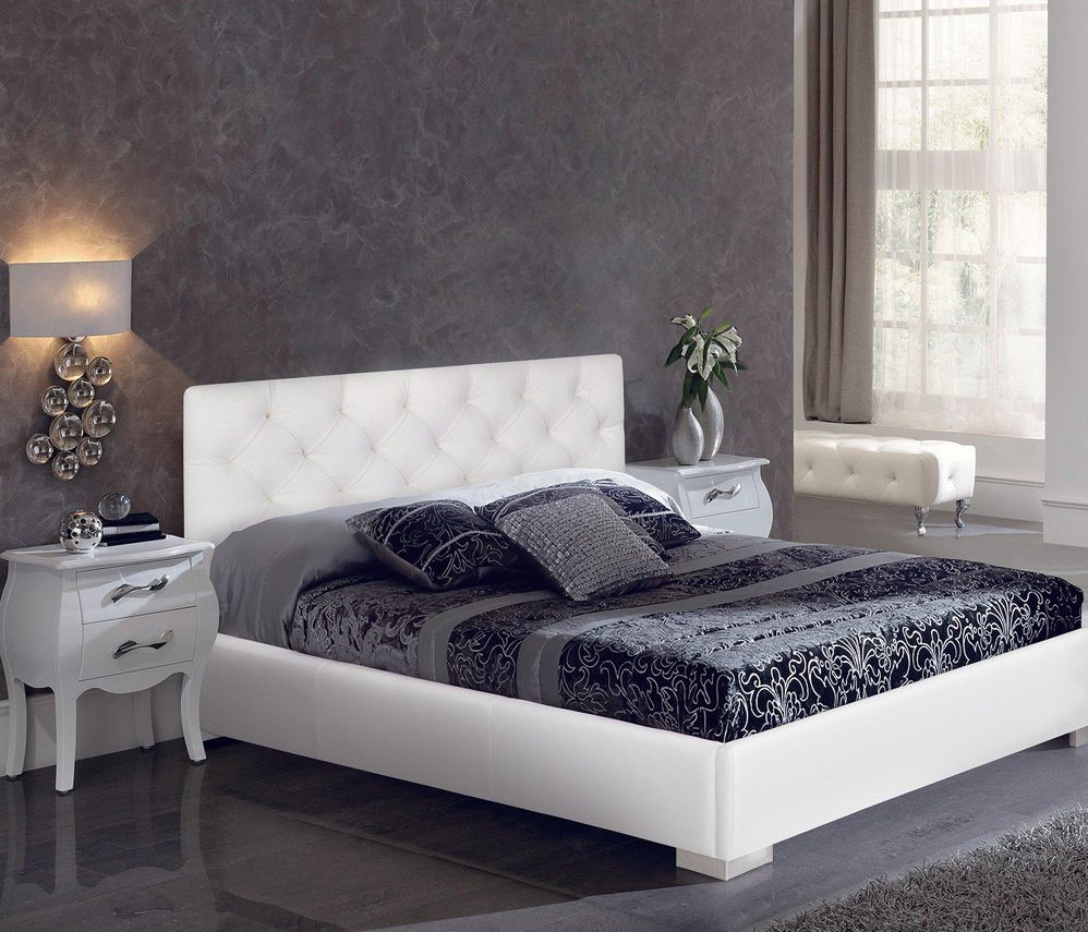 Lit en cuir blanc