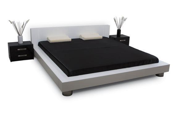 Grand lit confortable pour deux
