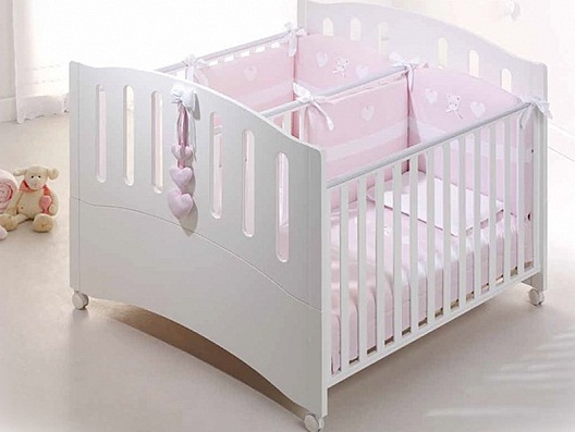 Lit en bois pour les jeux et le sommeil, conçu pour deux enfants
