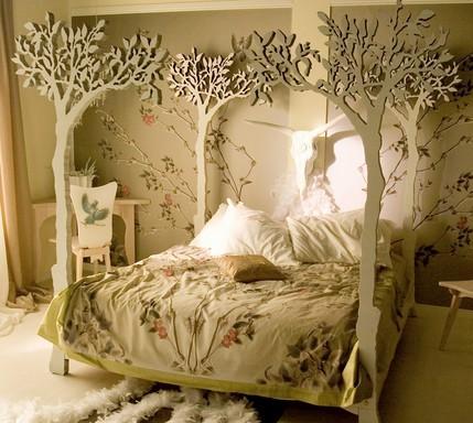 Lit en forme d'arbre extravagant