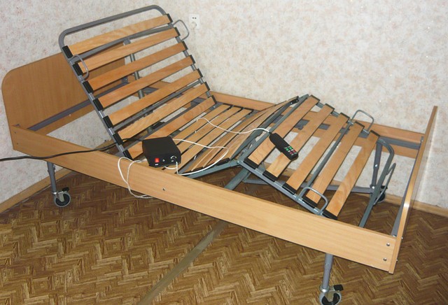 Entraînement de lit électrique pour les patients