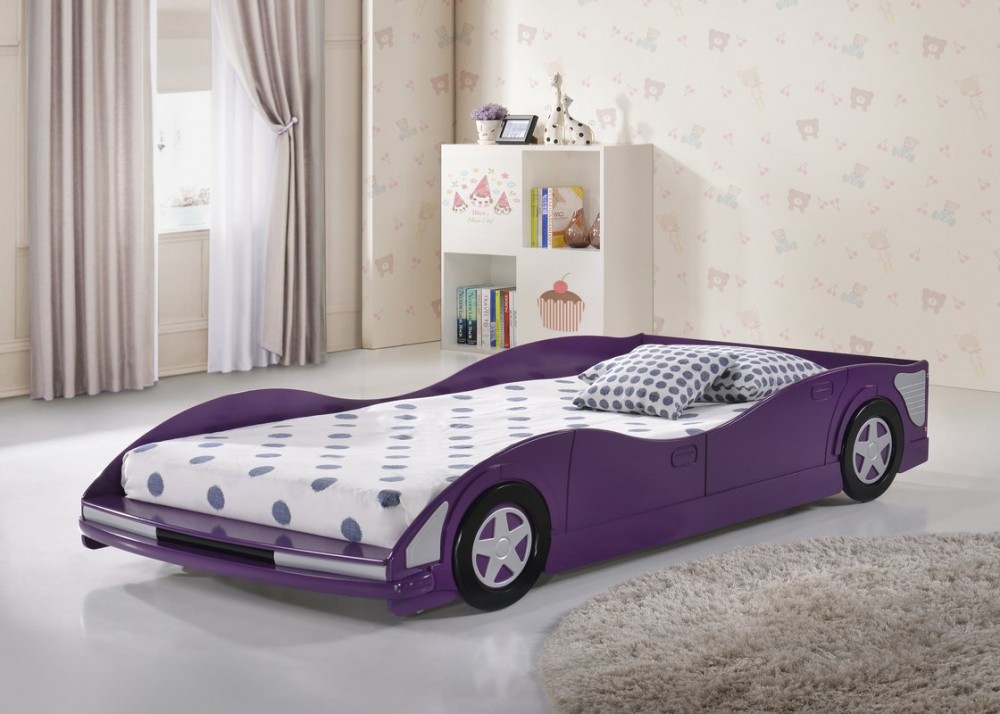 Voiture violette