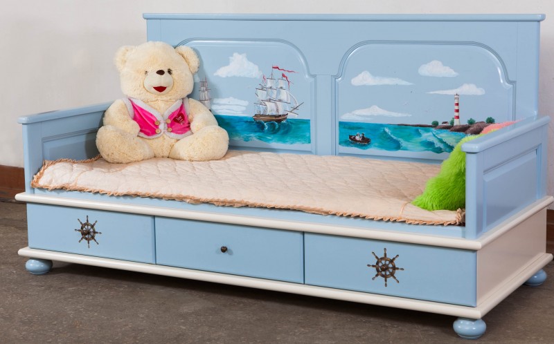 Lit de couchage bleu pour un garçon adolescent
