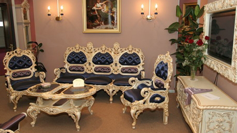 Meubles classiques de style Empire