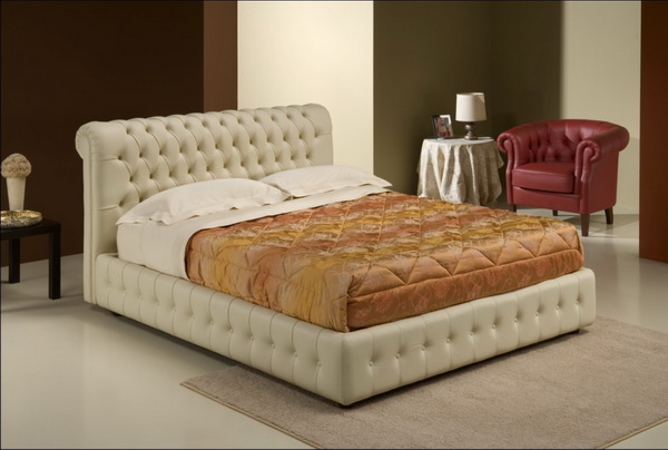 Un lit en cuir sera une décoration pour toute chambre