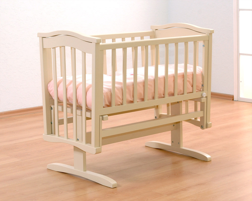 Beau berceau en bois