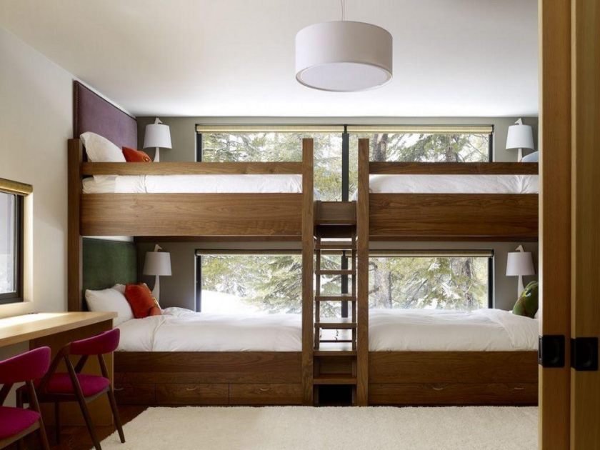 Lit sous plafond pour une chambre d'enfant