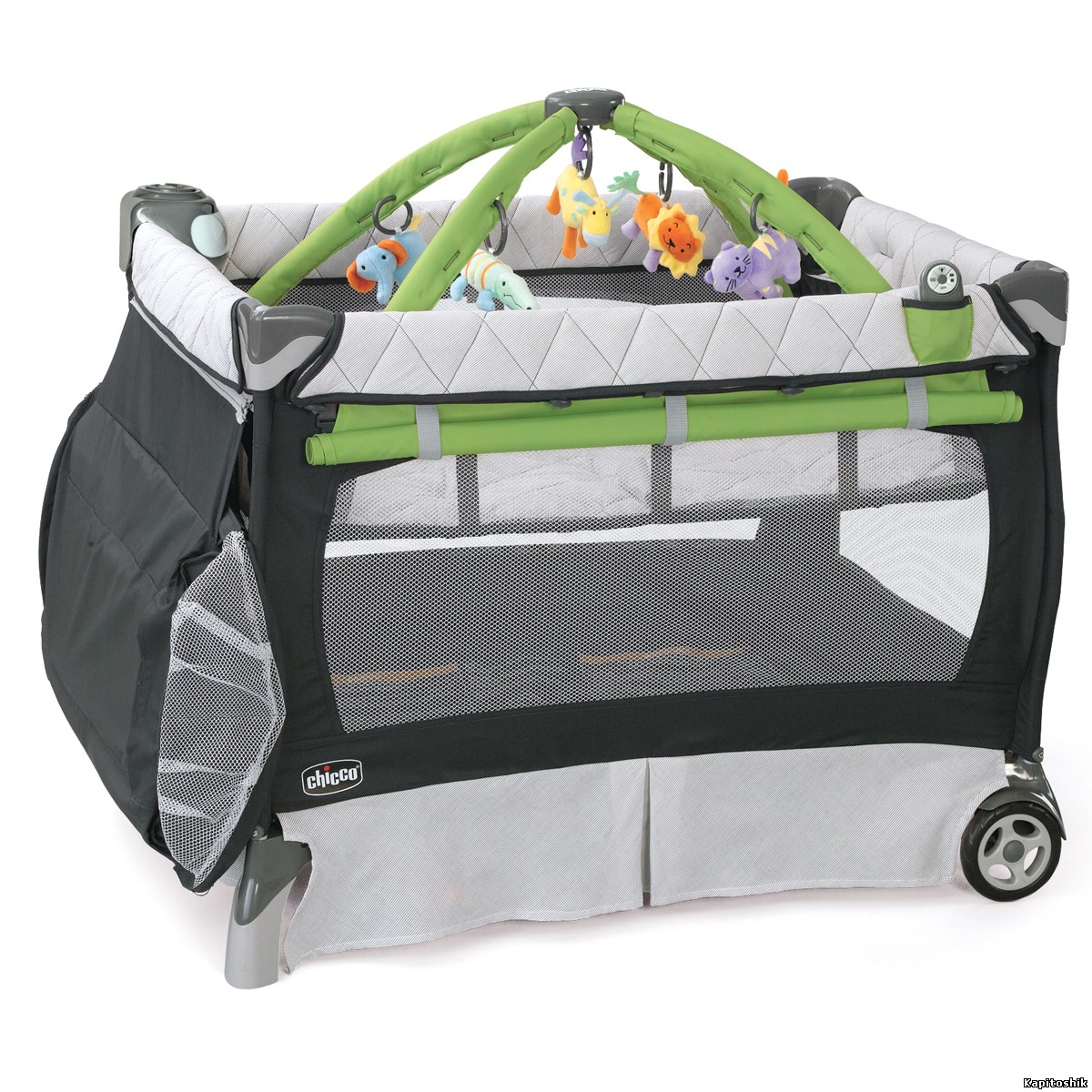 Lit bébé avec aire de jeux