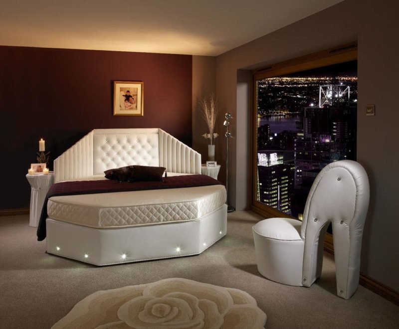 Lit rond dans la chambre