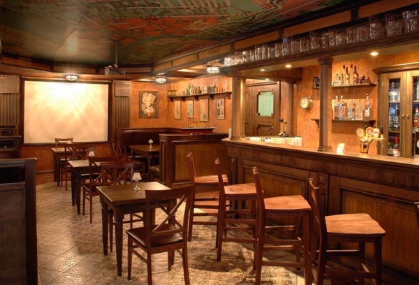 Mobilier et équipement pour cafés