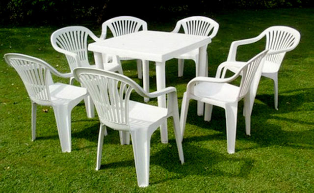 Meubles en plastique