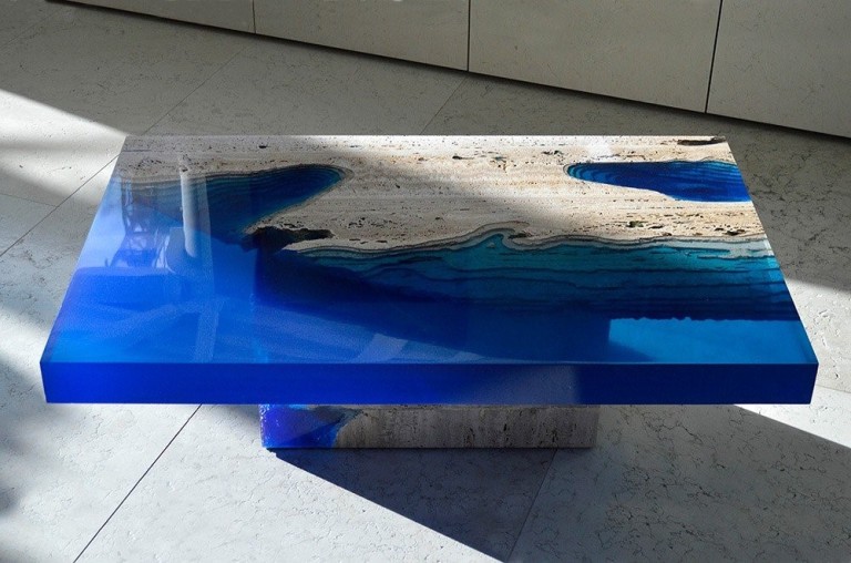 Petite table