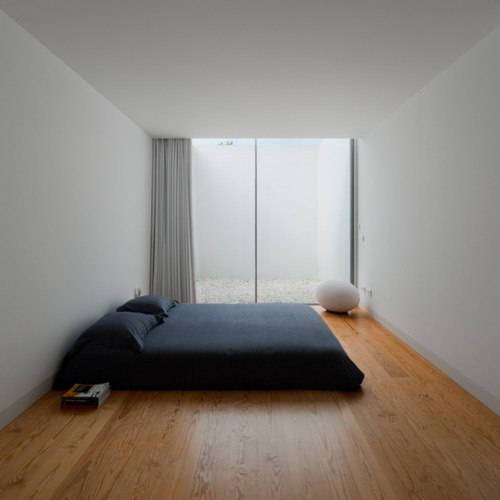 L'une des variétés courantes de minimalisme est le minimalisme ethnique japonais.