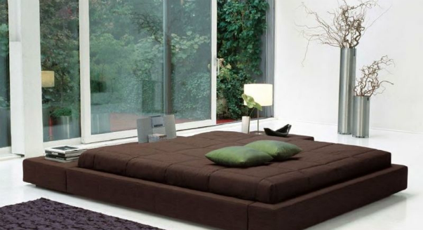 Exemples de lits doubles de passerelle minimaliste japonais