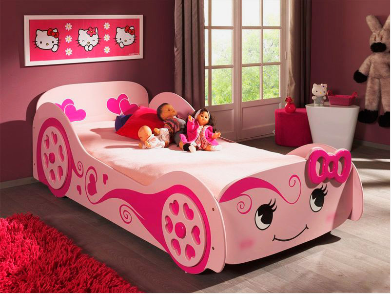 Voiture de lit rose pour les filles