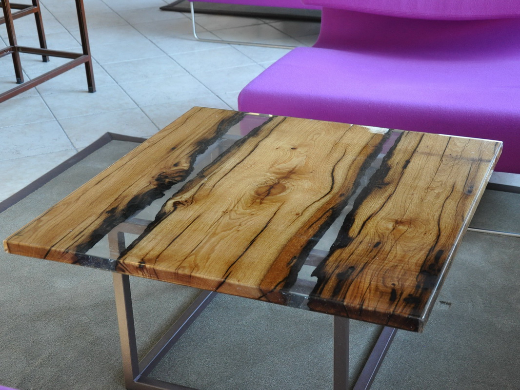 Les tables élégantes attirent l'attention