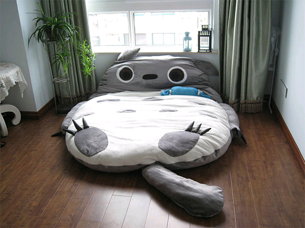 Lit et sac de couchage confortables