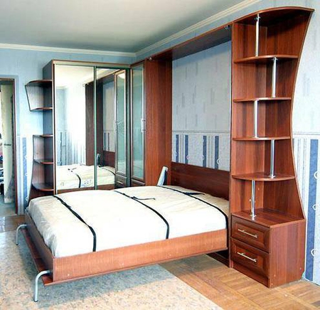 Commodité dans un petit appartement avec mobilier