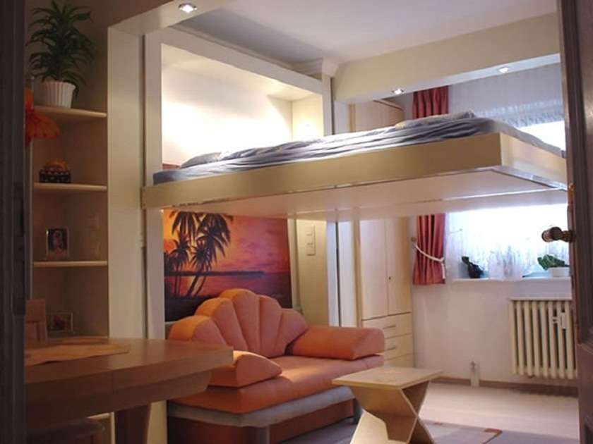 Est-il possible d'installer un couchage supplémentaire sous le plafond?