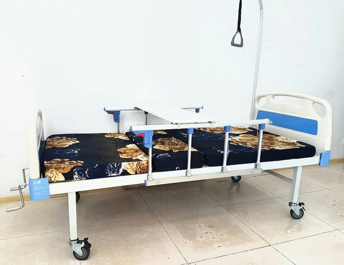 Mobilier d'hôpital sur roulettes