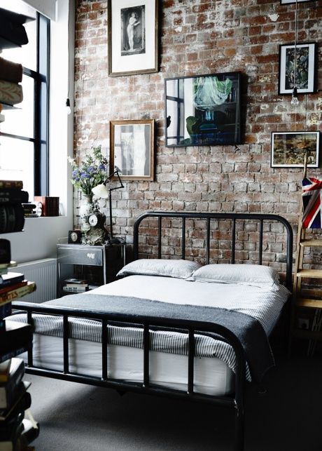 Nuances noires dans la conception de la chambre