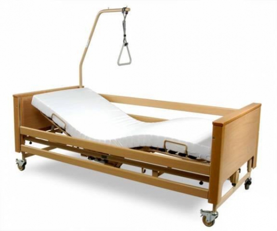 Lit en bois pour handicapés