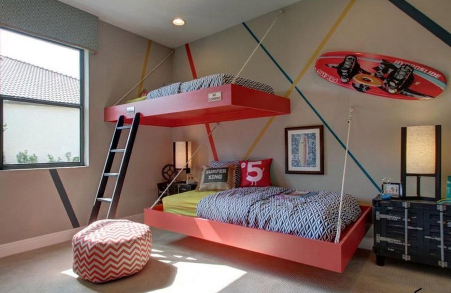 Lit suspendu enfant