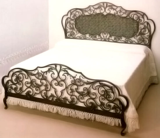Mobilier forgé avec garde-corps antique