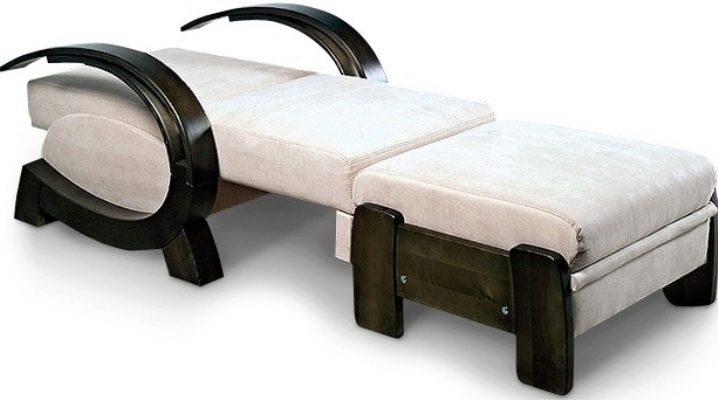Petites chaises de lit pour les petites pièces