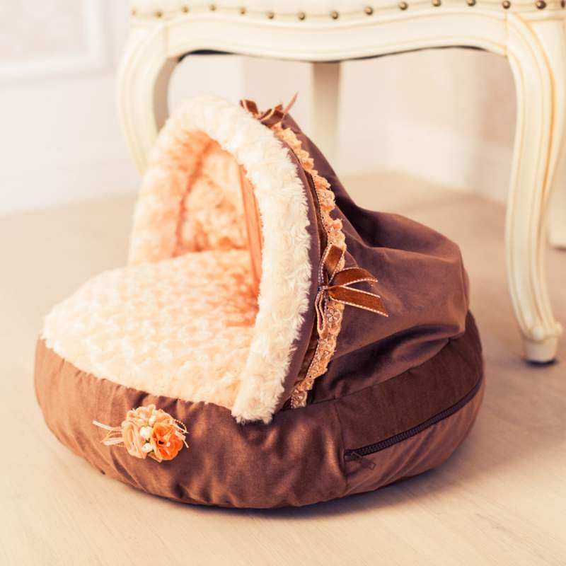 Chaise longue pour chien et chat avec capuche
