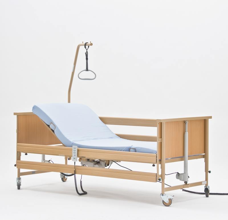 Les lits médicaux pour personnes handicapées avec un mécanisme de levage résolvent de nombreux problèmes