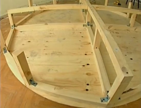 Forme inhabituelle de mobilier moderne