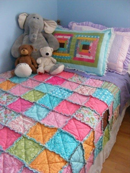 Coudre une couverture de bébé en utilisant la technique du patchwork
