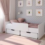 Lit lumineux avec tiroirs pour le linge