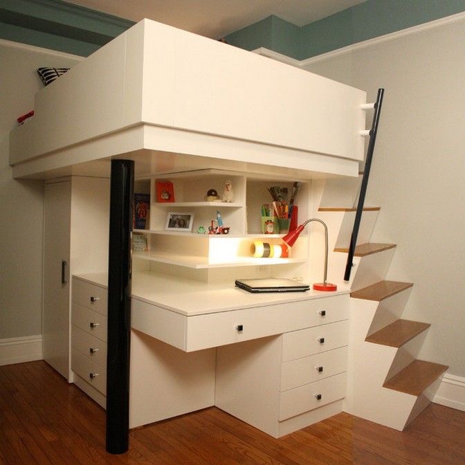 Lit mezzanine