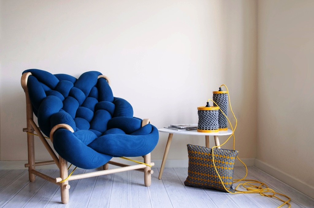Chaise de forme inhabituelle